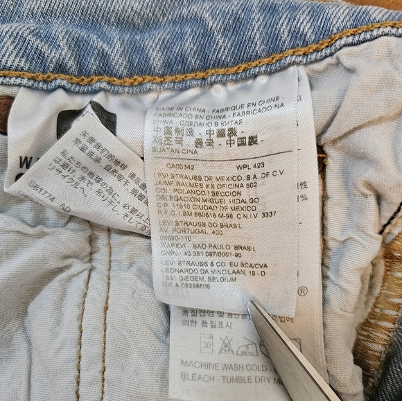 LEVI'S 501 S Skinny Women's 24x28 Distressed Light Wash Denim Button Jeans - Picture 13 of 15